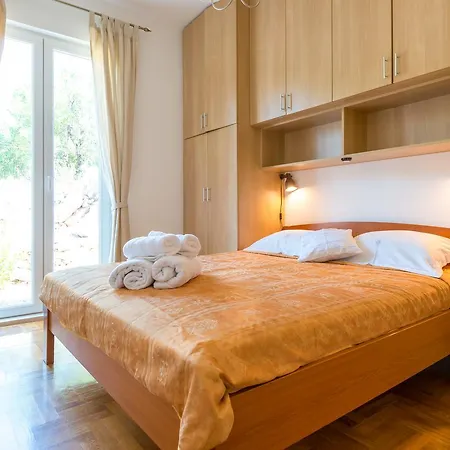 With Terrace And Mini Pool Gold 杜布罗夫尼克