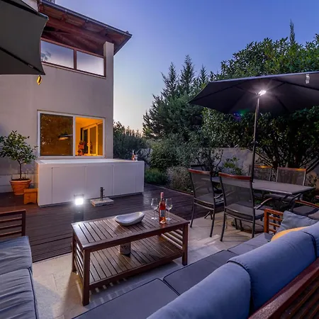 Apartman With Terrace And Mini Pool Gold