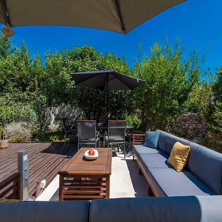 Apartman With Terrace And Mini Pool Gold