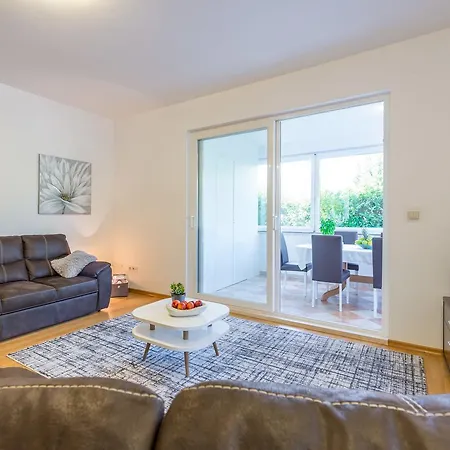 With Terrace And Mini Pool Gold Apartment Dubrovnik