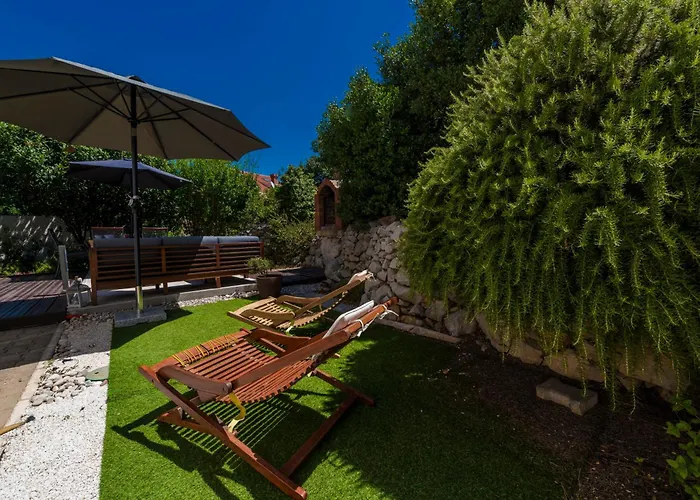 아파트 With Terrace And Mini Pool Gold *