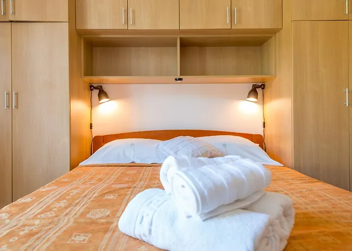 With Terrace And Mini Pool Gold Lägenhet *