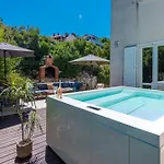 With Terrace And Mini Pool Gold Apartment Dubrovnik