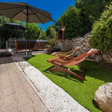 Apartman With Terrace And Mini Pool Gold *
