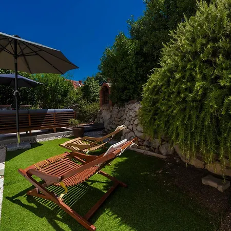 Apartman With Terrace And Mini Pool Gold *