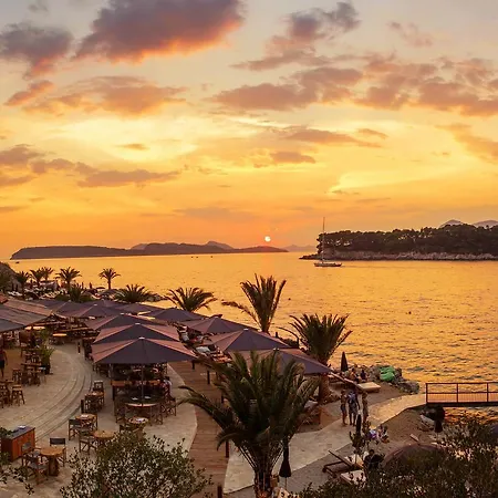 With Terrace And Mini Pool Gold Dubrovnik